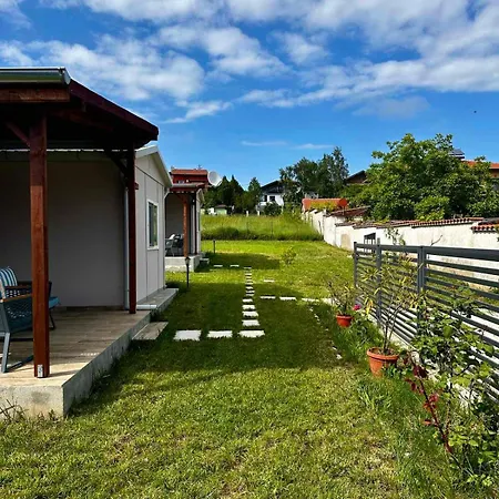 פארק נופש къщички Sunrise *