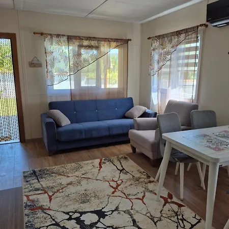 къщички Sunrise פארק נופש צרבו